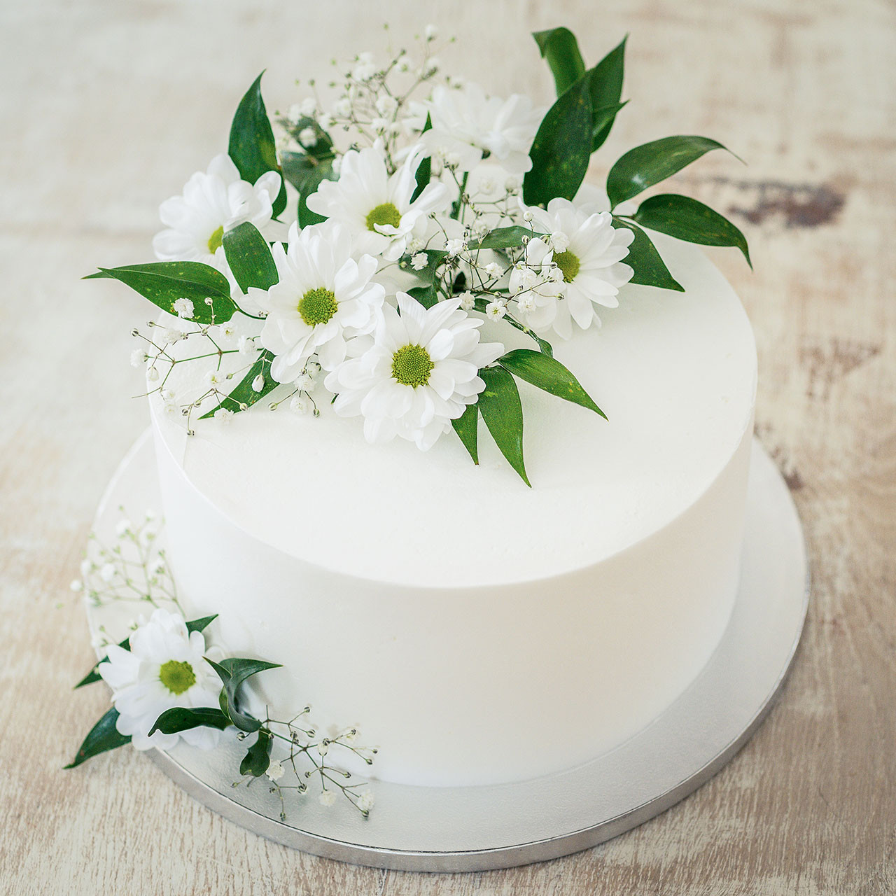 Tort śmietankowy na chrzest