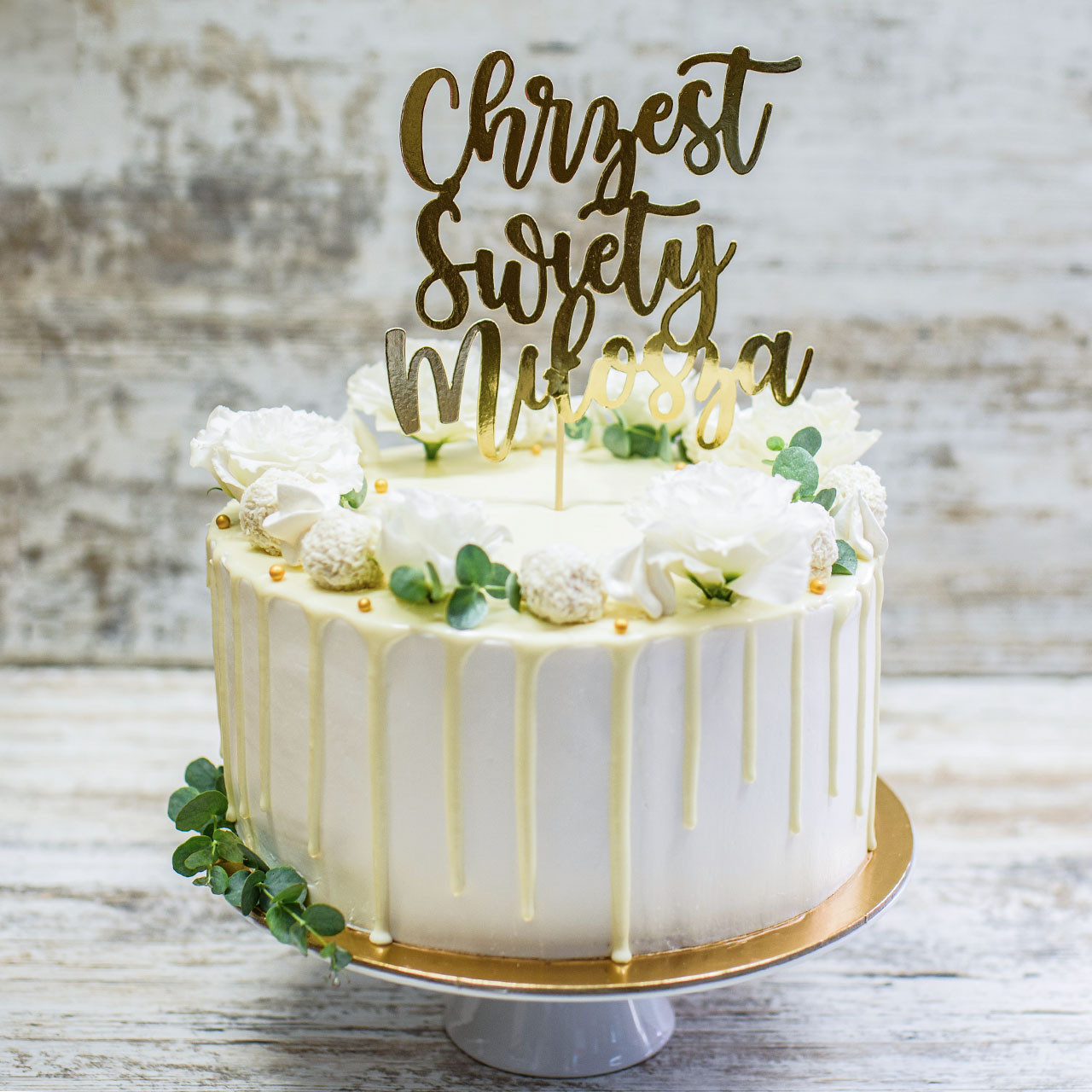 Tort kremowy drip cake na chrzest