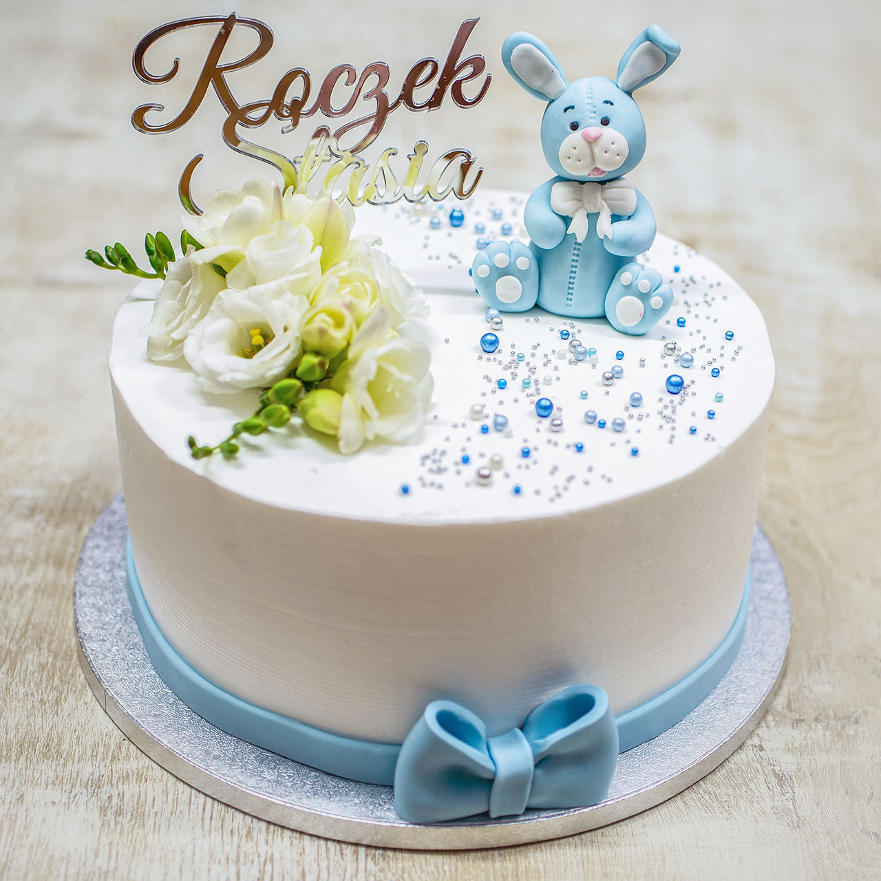 Tort na roczek z króliczkiem