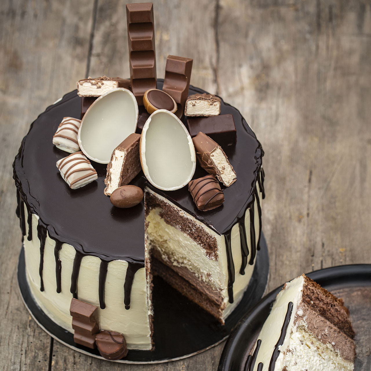 Tort drip cake Kinder jajo