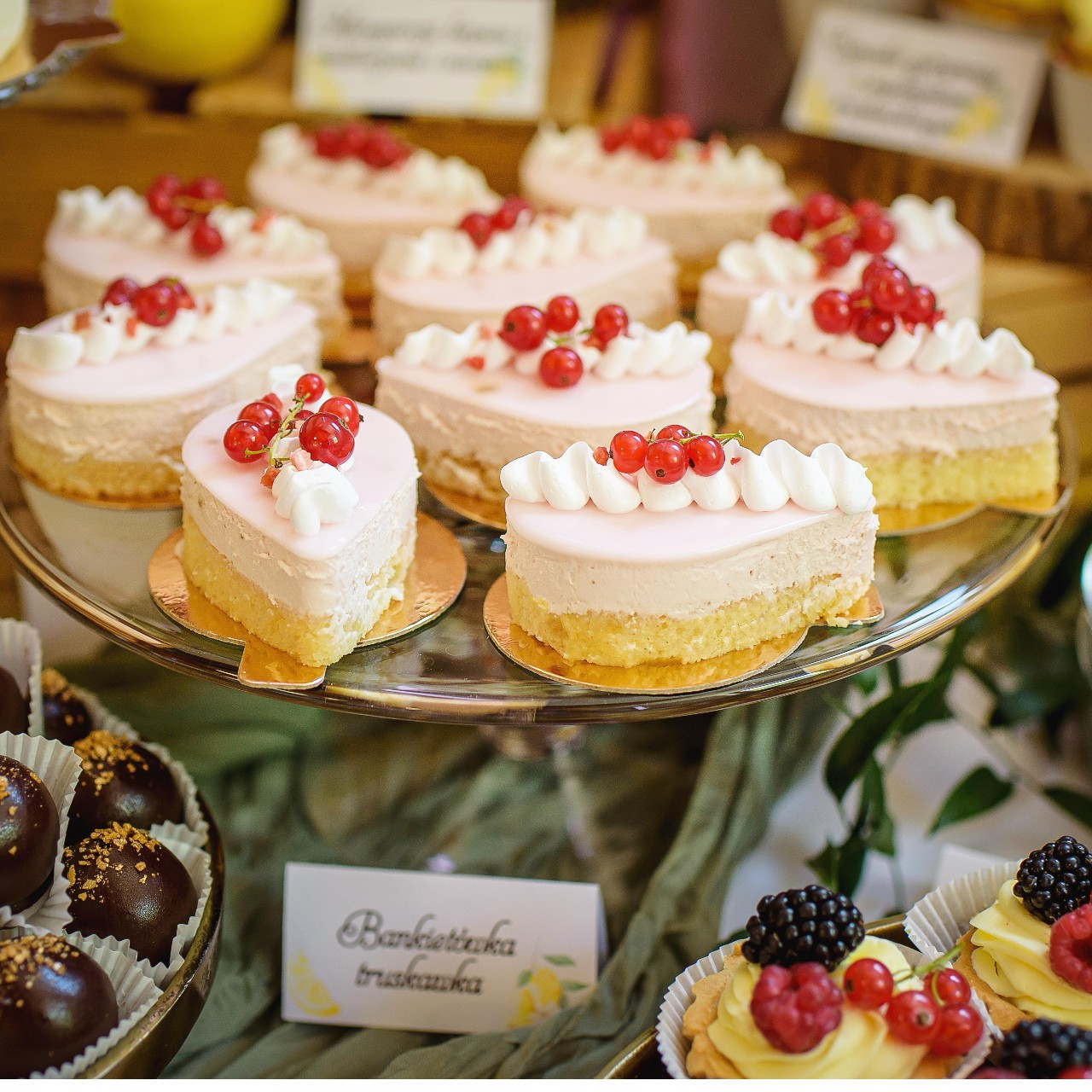 Bankietówka truskawka - zestaw 15 sztuk