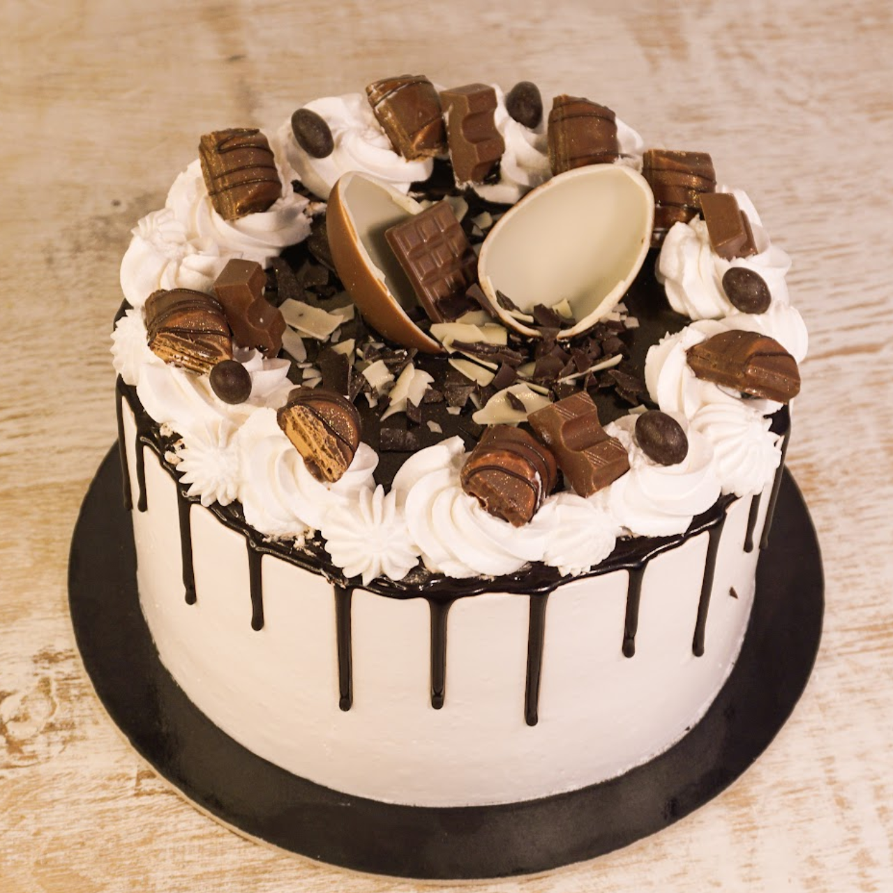 Tort drip cake Kinder jajo