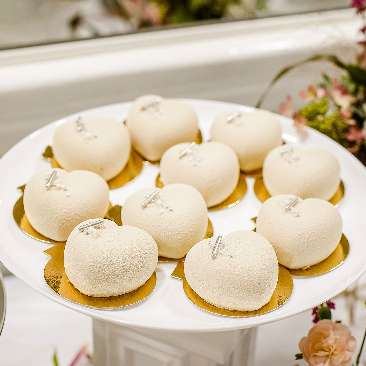 Monoporcja biała czekolada z chałwą - zestaw 15 sztuk