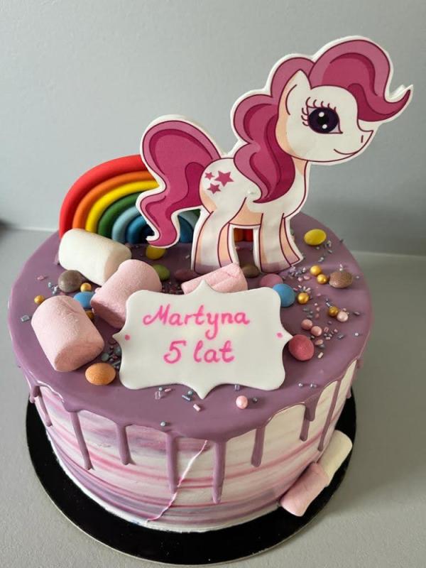 3. Tort kucuk pony z tęczą