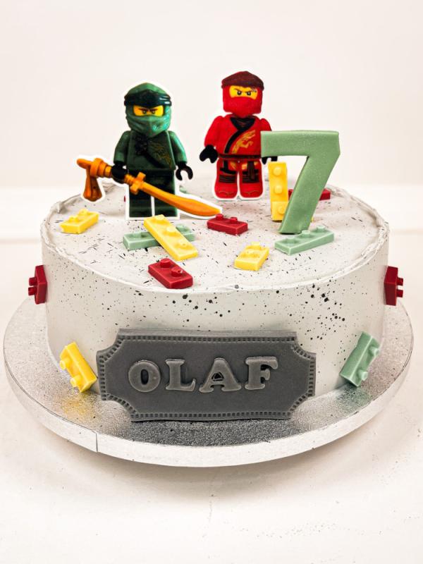 42. Tort w kremie Ninjago