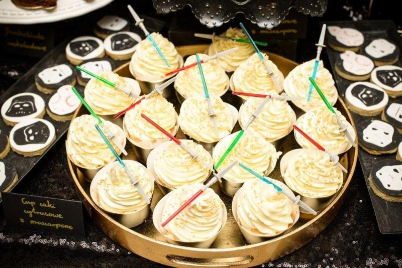 Słodki stół na urodziny Star Wars 23