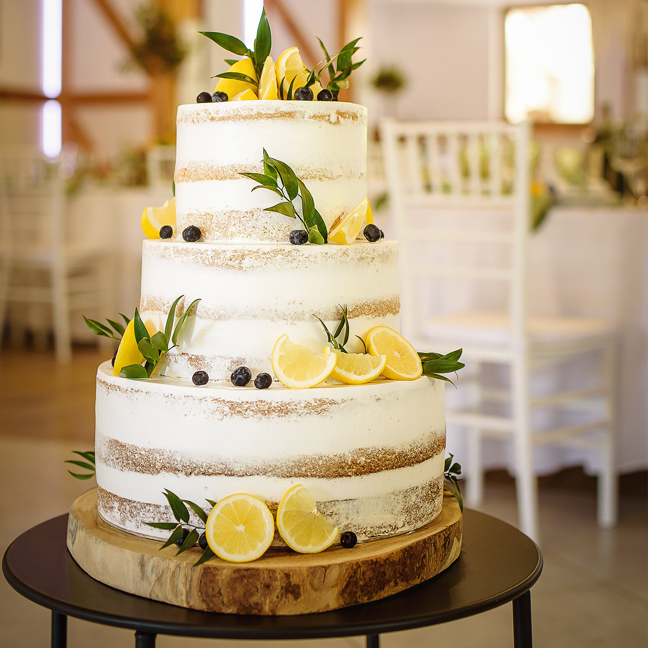 Słodka oprawa wesela – torty weselne, słodkie stoły i mini desery