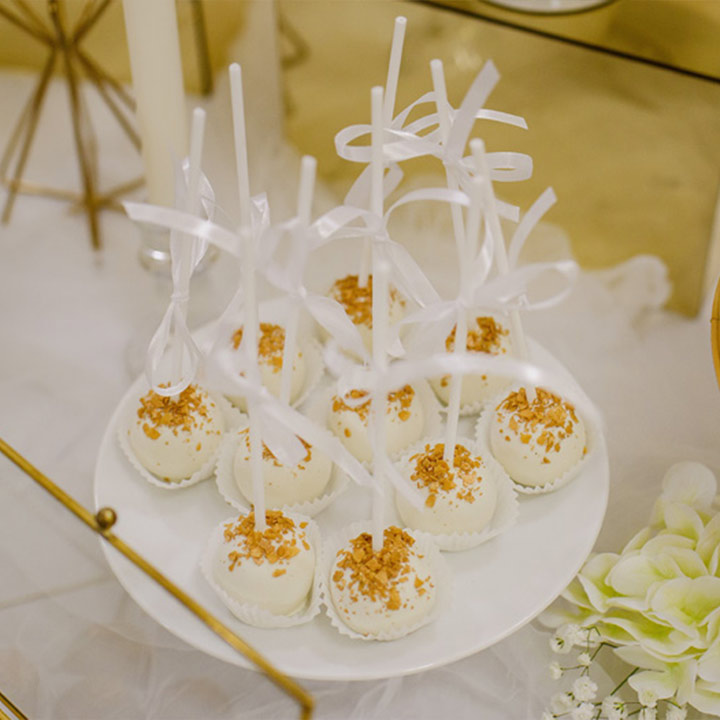 Słodka aranżacja stołu weselnego – oferta cukierni Klapec Gliwice