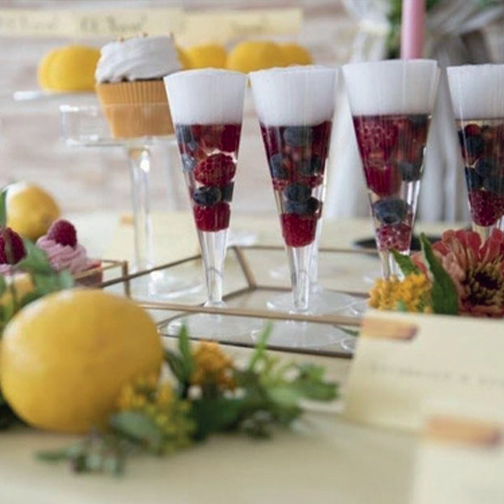 Deserki weselne w pucharkach – słodkości na przyjęcie weselne