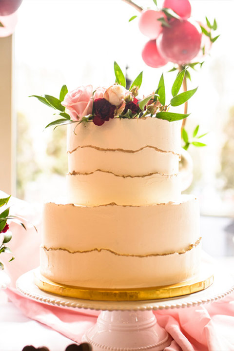 Tort weselny na przyjęcie – rzemieślnicze torty ślubne na zamówienie