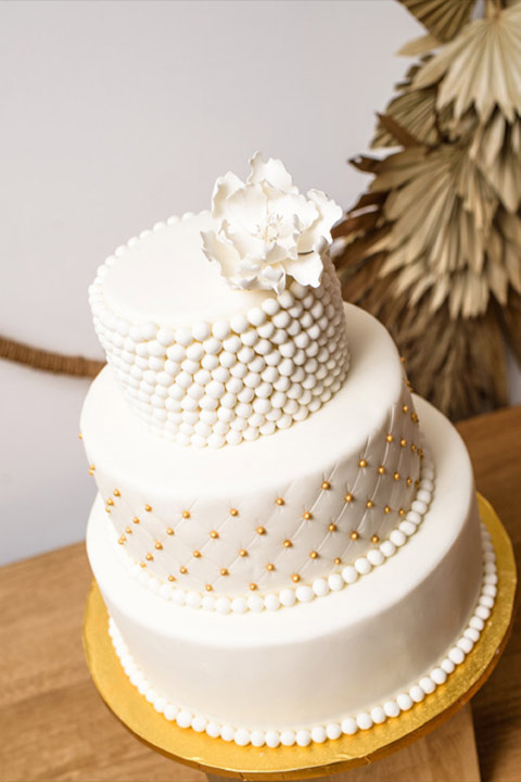 Wielopiętrowy tort weselny – słodka oprawa wesela w Gliwicach